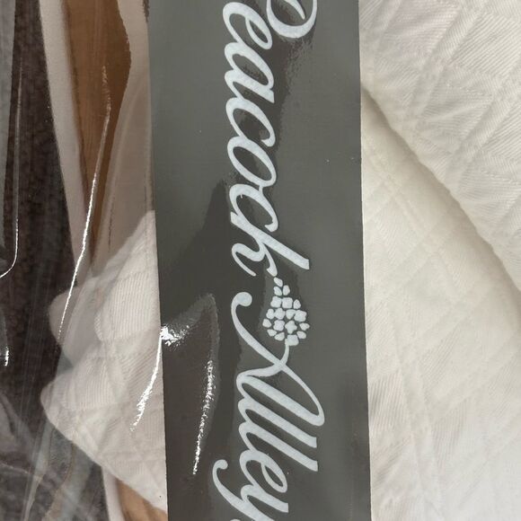 Peacock Alley Couture “Sorrento” Collection Duvet and 2 Boudoir Shams - Picture 11 of 11